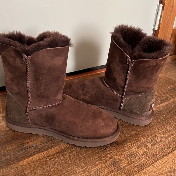 UGG Bailey Button Women Brown Boot | Size 7 - Picture 10 of 11